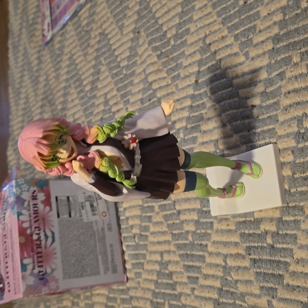 Mitsuri Kanroji figure